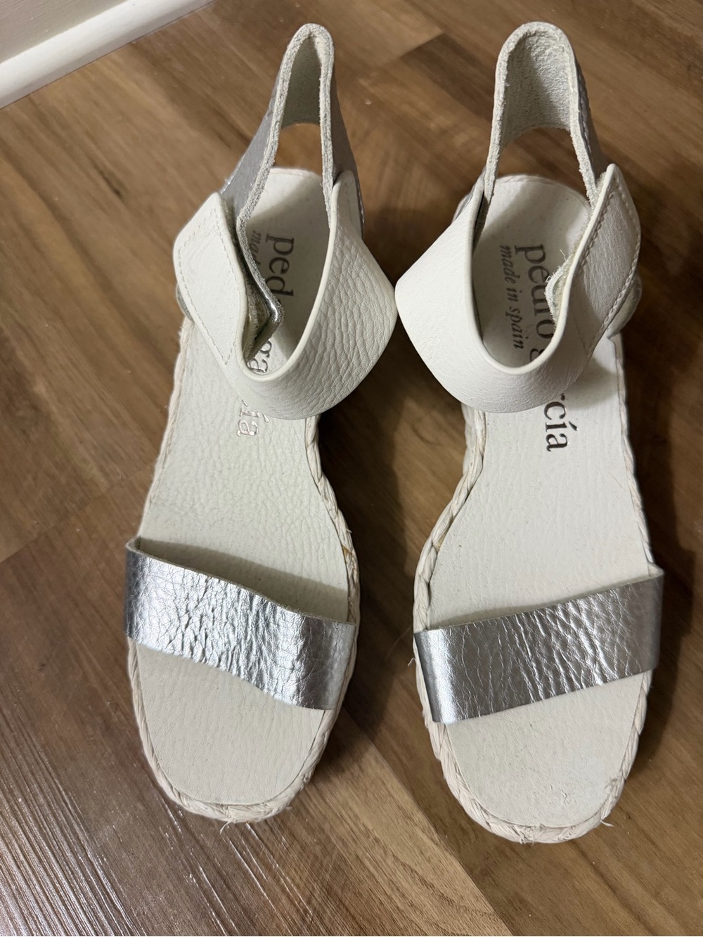 Pedro Garcia Silver Metallic Leather Wedge Sandal - Picture 6 of 7